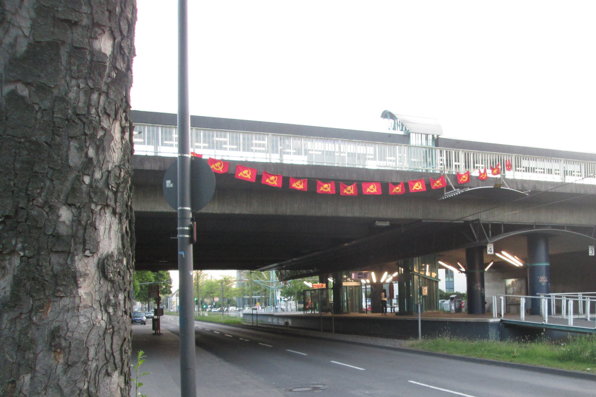 Beflaggung in K&ouml;ln Niehl