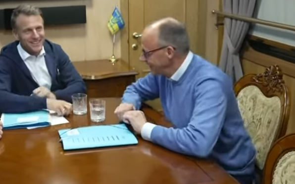 Nur ein Taschentuch?