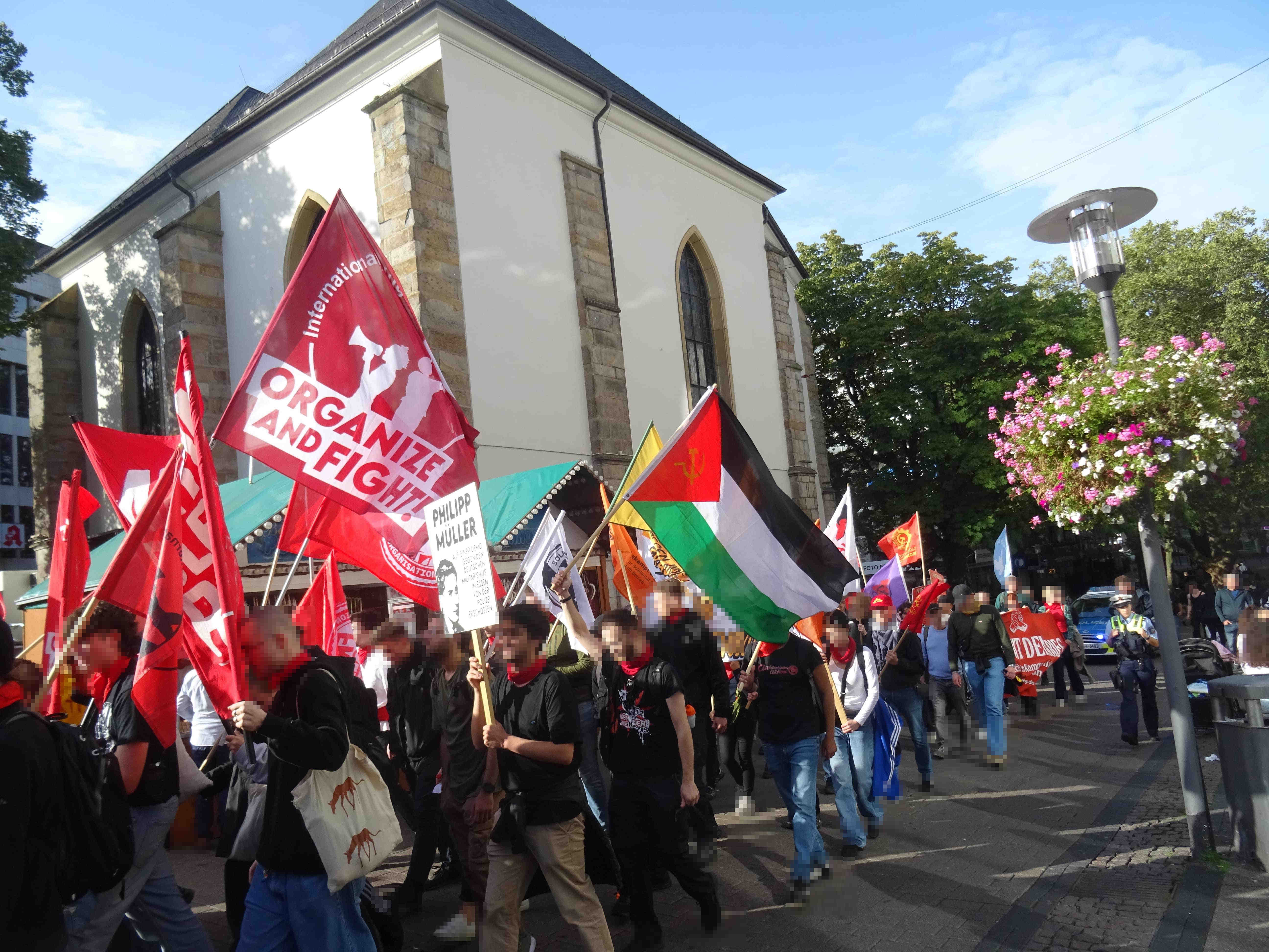 Demonstration gegen die Nato Konferenz2